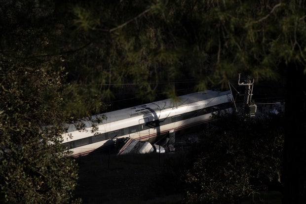 Crashed high-speed train on the tracks near Adamuz, Spain, January 19, 2026. Photo by Pablo Blazquez Dominguez/Getty
