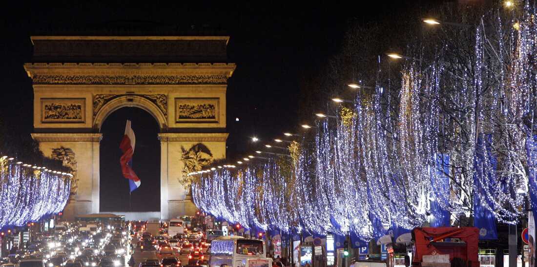 The Arc de Triomphe in Paris (2007), shown during holiday illuminations; included as a reference for classical triumphal arches.